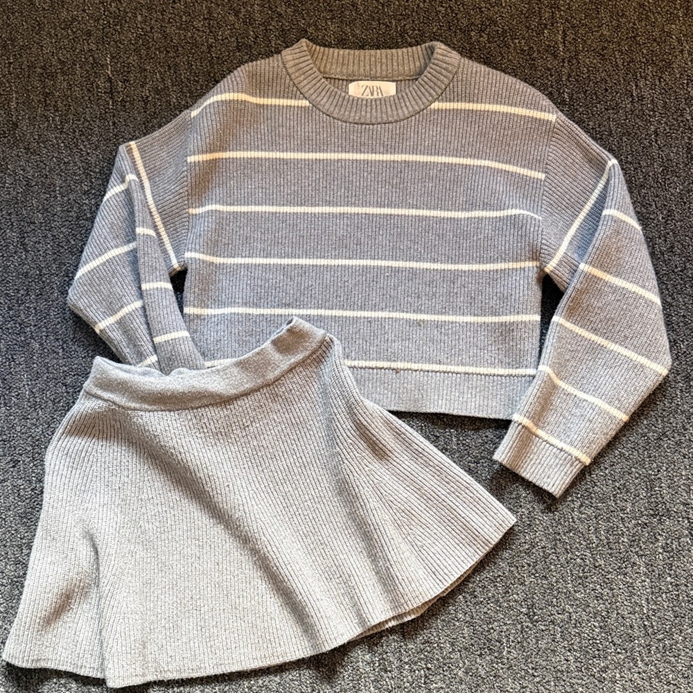 Zara Light Gray & Cream Striped Cropped Sweater